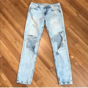 Boyfriend ripped jeans